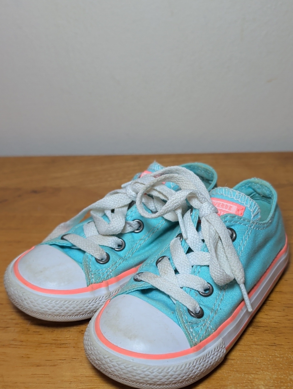 Converse Toddler Chucks Light Blue Neon Orange Sneakers Low-Top Unisex Size 7